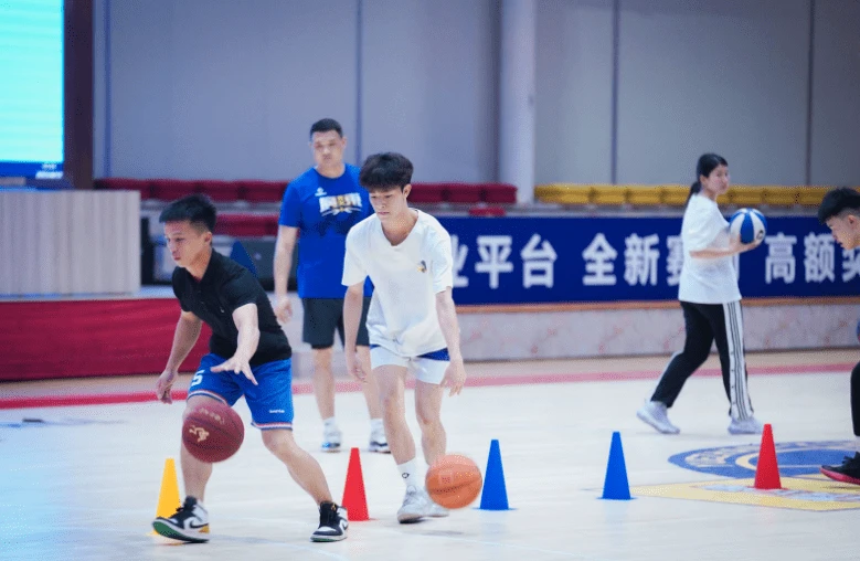 初学者篮球爱好者如何开始学习有效的训练策略_1